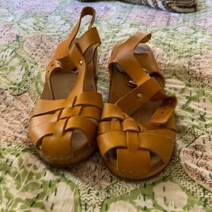 Swedish has send only worn once